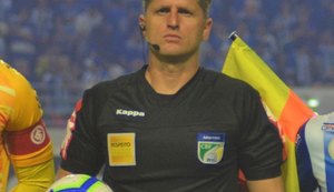 Vinicius Furlan, da Federação Paulista, apita partida entre CSA e Bahia