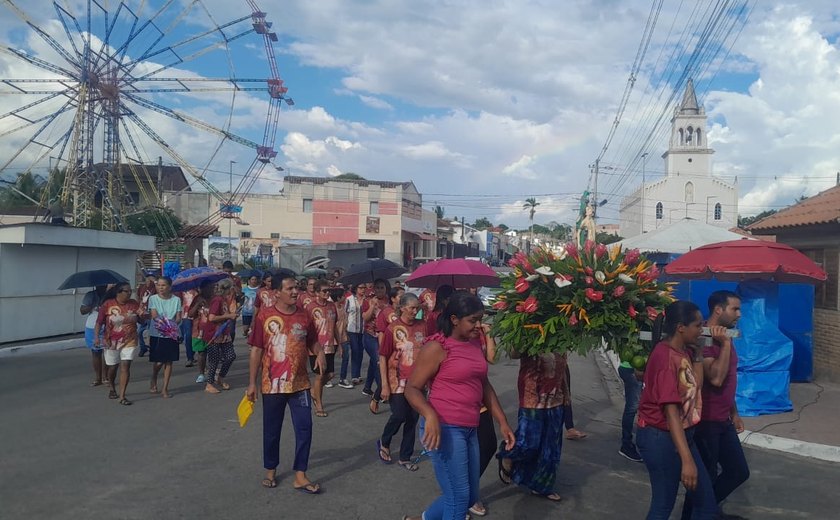 Devotos celebram o Dia de São Sebastião com procissão e missas