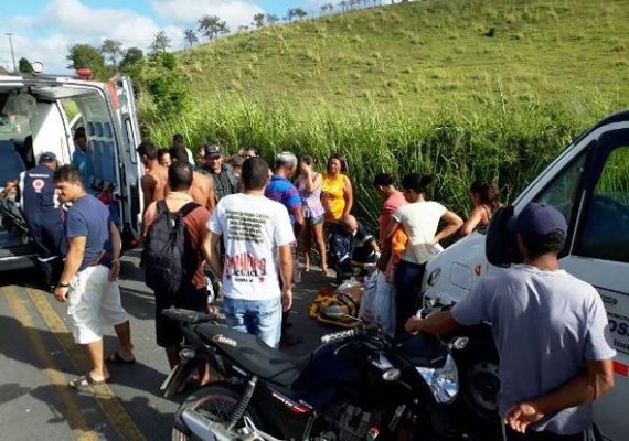 Samu Alagoas socorre vítimas de colisão automobilística em Viçosa