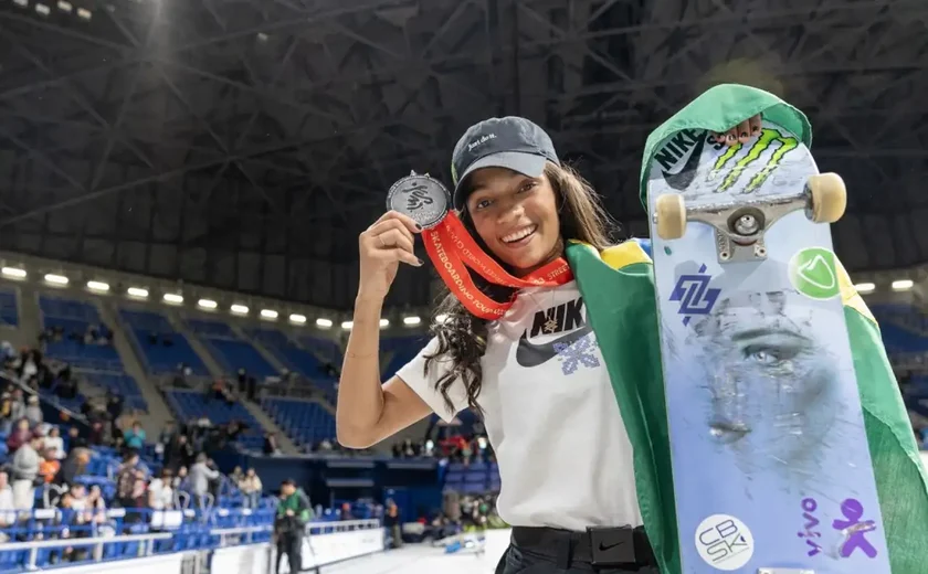 Rayssa Leal conquista prata no Mundial de skate street no Japão