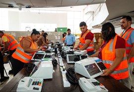 TRE/AL inicia carga e lacre das urnas eletrônicas para as Eleições 2026