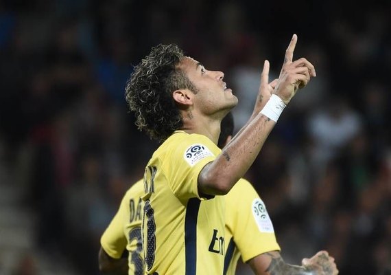 Neymar estreia com gol e assistência em vitória do Paris Saint-Germain