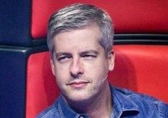 Globo volta a 'apagar' sertanejo Victor no 'The Voice Kids'