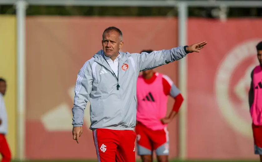 Internacional contrata técnico Eduardo Baptista até o fim da temporada