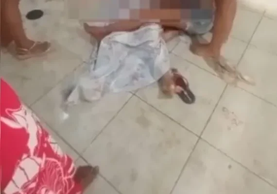 Mulher é morta a facadas em discussão com o companheiro durante festa