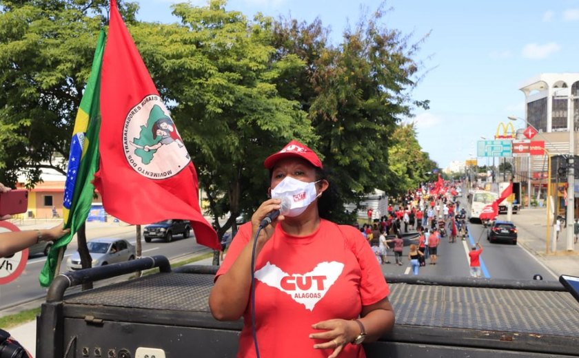 Manifestantes em Maceió destacam a importância deste momento para o país