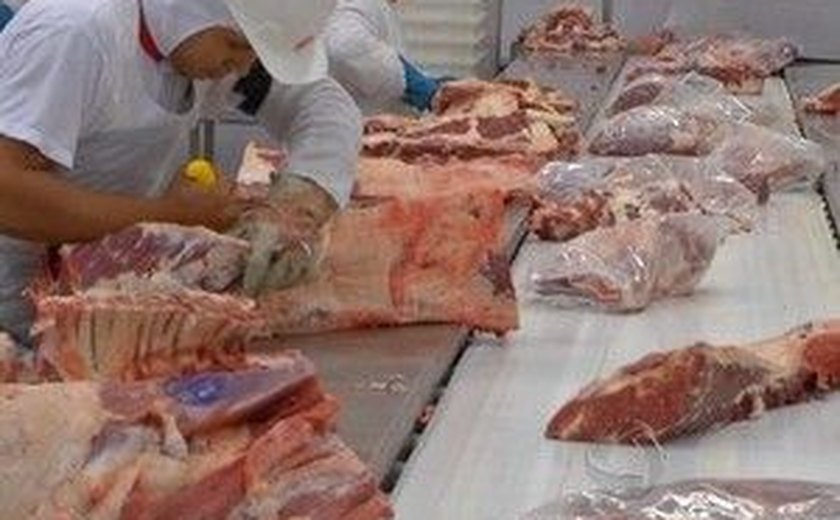 Ministro diz que Brasil pode retaliar se Chile suspender importações de carne