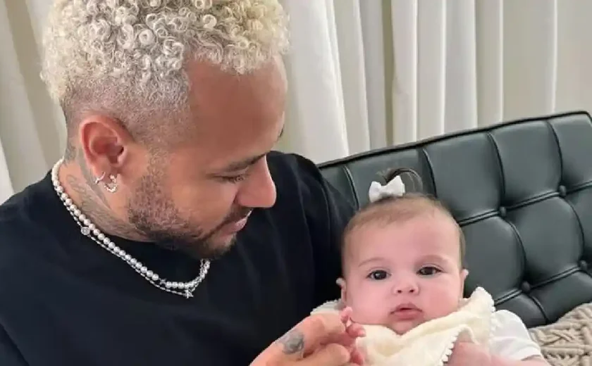 Helena, filha de Neymar e Amanda Kimberlly, é internada