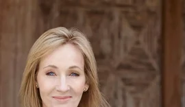 Polícia britânica investiga ameaça contra J.K. Rowling após mensagem de apoio a Rushdie