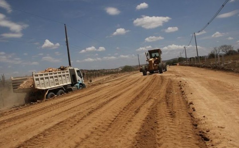 Governo de Alagoas confirma entregas de estradas e novas obras para 2017