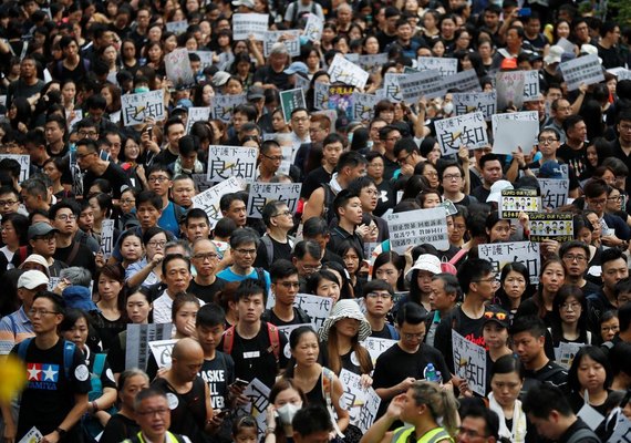 Manifestantes voltam a tomar ruas de Hong Kong