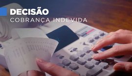 Banco deve indenizar cliente por cobranças de cartão de crédito não contratado