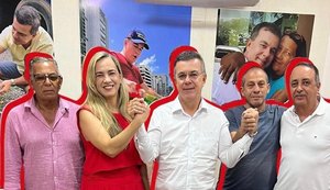 Urbanitários entregam proposta a Ronaldo Medeiros para garantir acesso à água e empregos da Casal