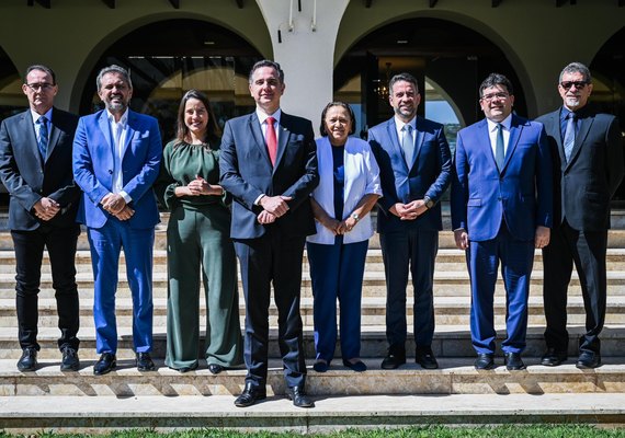 Governador se reúne com presidente do Senado para discussão sobre renegociação de dívidas