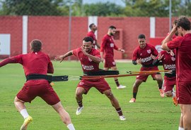 CRB realiza atividade no CT Ninho do Galo e embarca para o Mato Grosso