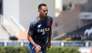 Luis Fabiano não se recupera e fica fora do clássico com o Flamengo