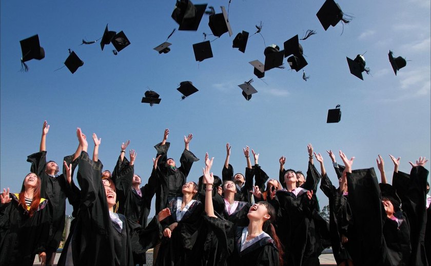 Novo curso ou pós-graduação ajudam a alavancar carreira e salários