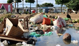 Descarte irregular de lixo em terreno incomoda moradores do Benedito Bentes II