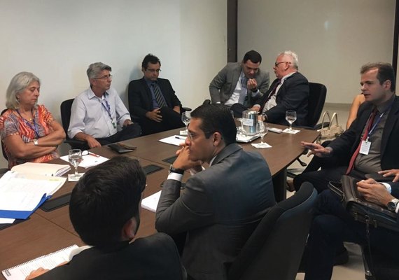 MPF e Sesau discutem falta de medicamentos e condições de trabalho para enfermeiros