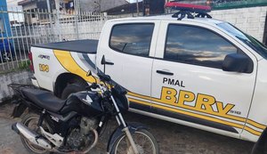 Em ações distintas, PM recupera e apreende três veículos