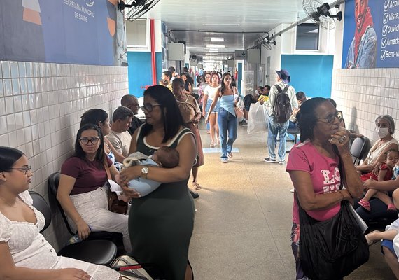 Servidores do PAM Salgadinho relatam cheiro forte e risco à saúde no Bloco L