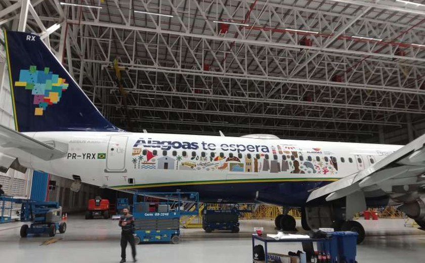 Campanha “Alagoas te Espera” é estampada em avião da Azul