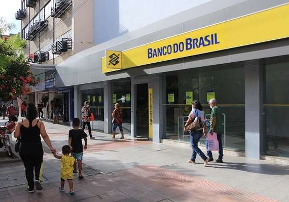 Sindicato paralisa agência bancária em Maceió