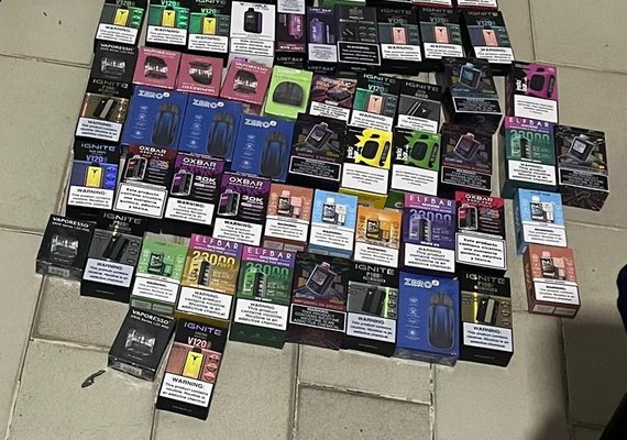 Anvisa e Receita Federal apreendem 25 mil cigarros eletrônico