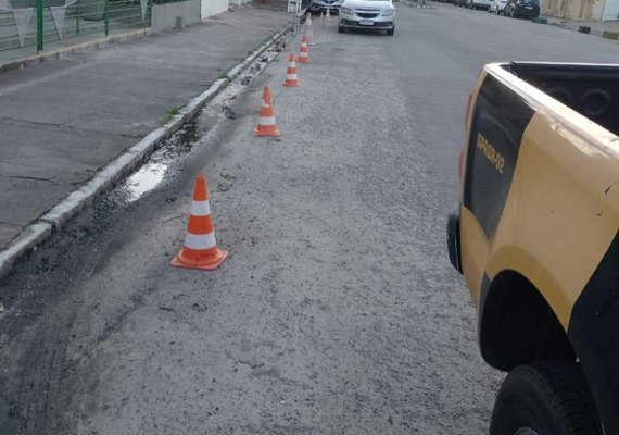 Cones colocados por flanelinhas no entorno de shows são recolhidos pelo DMTT