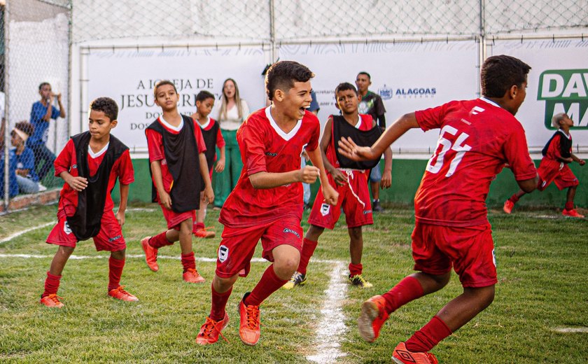 Prática de esportes favorece o desenvolvimento social de jovens no Vergel