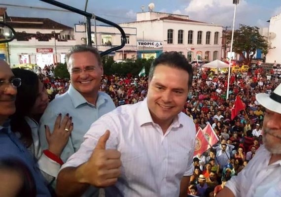 Renan e Renan Filho são anfitriões na chegada de Lula a Penedo