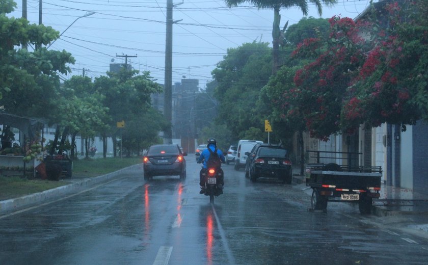 Inmet alerta para chuva volumosa em estados do Norte e Nordeste do Brasil