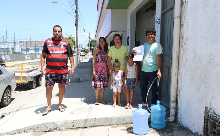 Moradores de Jaraguá protestam contra a BRK
