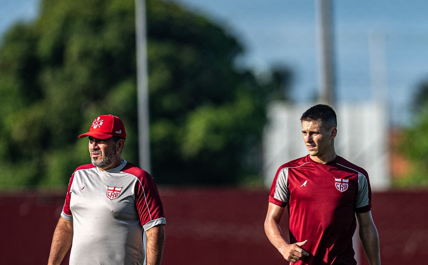 CRB não deve poupar titulares no confronto de amanhã com o Vitória