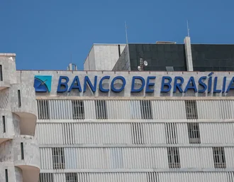 Justiça bloqueia ações do BRB ligadas ao Banco Master