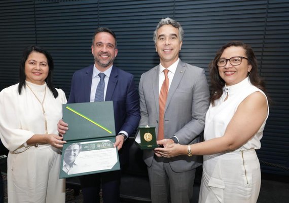 Alagoas recebe o Prêmio Darcy Ribeiro de Educação 2023 em Brasília