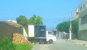 Empresa é multada após descarte irregular denunciado por cidadão pelo WhatsApp