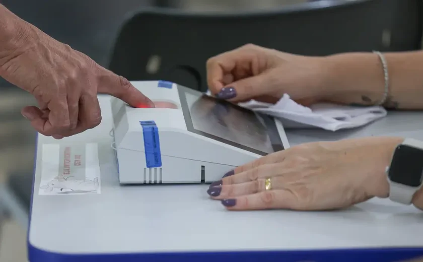Eleitores de 6 cidades decidem transferência de distritos