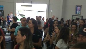 Servidores da Prefeitura de Arapiraca voltam cobrar pagamento de salários de dezembro