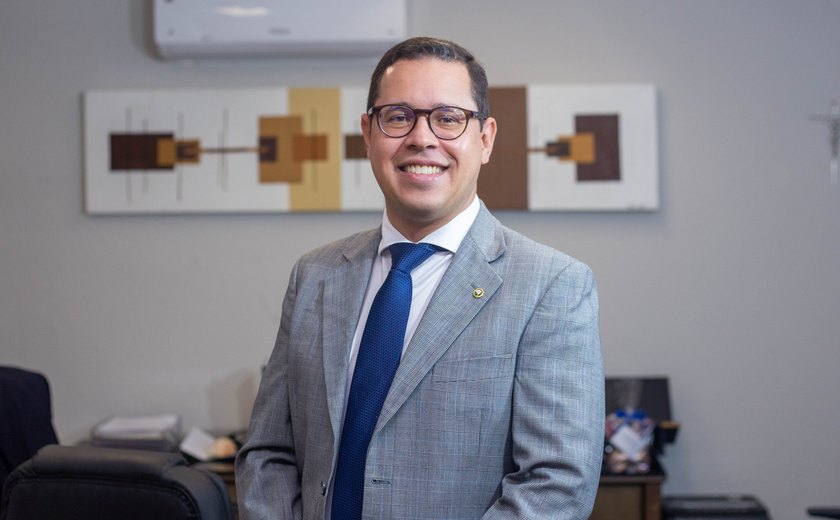 Fabrício Leão Souto é reeleito e reconduzido ao cargo de defensor público-geral de Alagoas