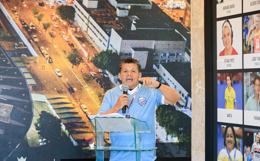 Governo de Alagoas homenageia Jacozinho no dia do aniversário do Estádio Rei Pelé