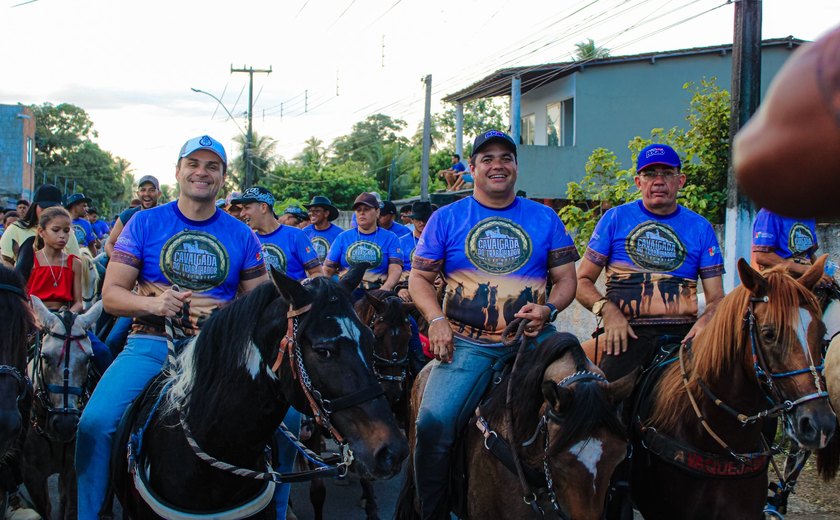 Cavalgada do Trabalhador leva centenas de vaqueiros deodorenses às ruas em celebração à tradição