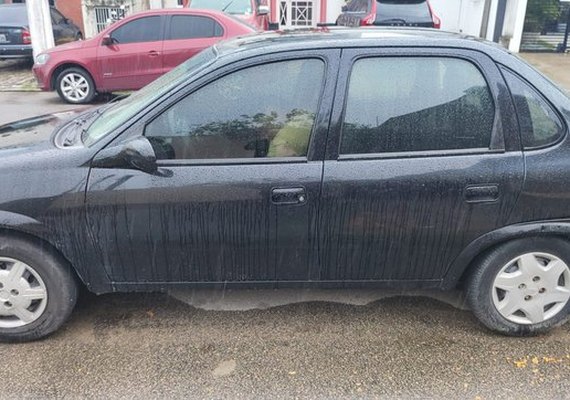 Motorista por aplicativo é encontrado morto dentro de veículo na Ponta Verde