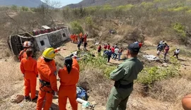 Seis vítimas de acidente com ônibus de romeiros seguem internadas em hospitais de Alagoas