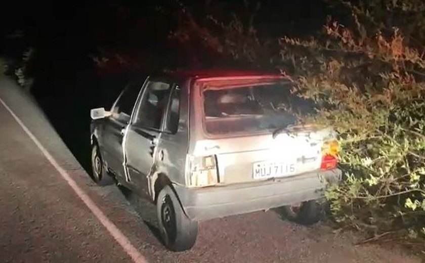 Corpo é encontrado em porta-malas de carro na AL-220 em avançado estado de putrefação