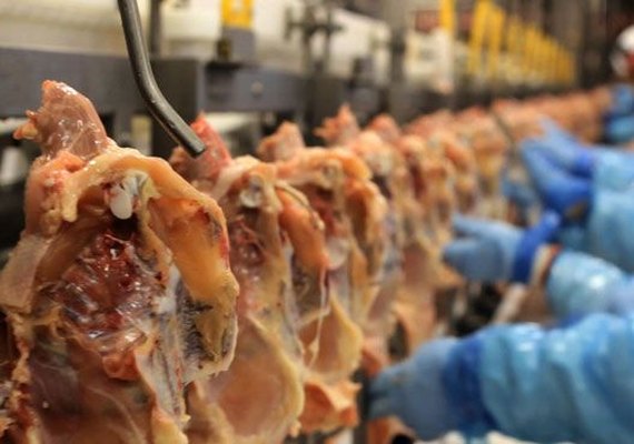 Maggi se reúne com secretário dos EUA para tentar liberar carne do Brasil