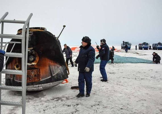 Astronautas voltam da estação espacial após mais de 5 meses
