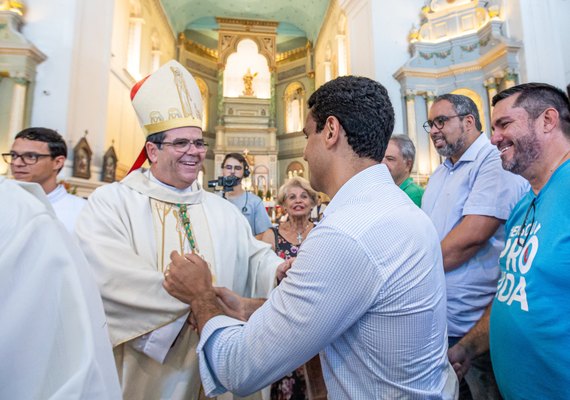 Prefeito JHC participa da posse canônica do arcebispo coadjutor Dom Alberto Breis