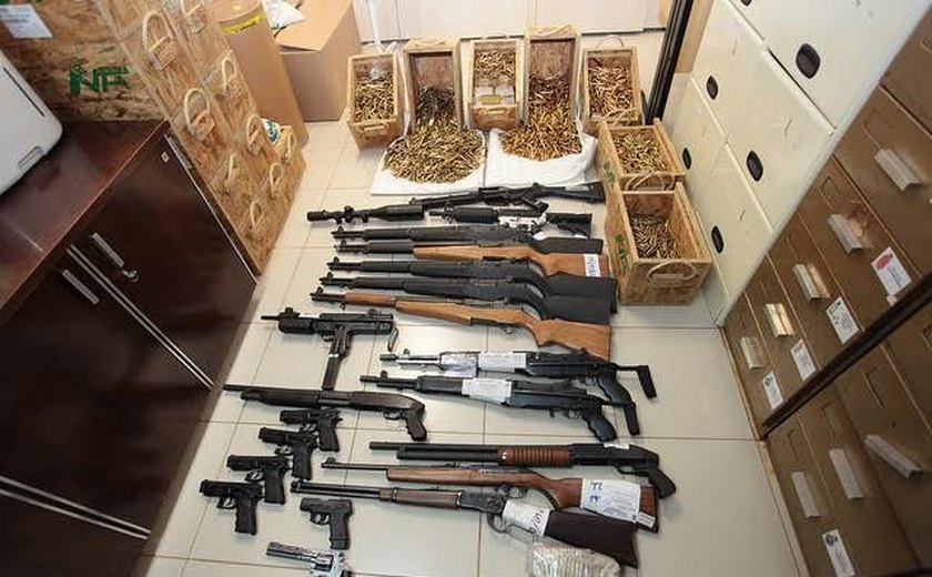 PM/AL registra apreensões de armas e drogas em Maceió