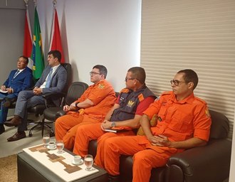 MP/AL reúne forças de segurança e órgãos fiscalizadores para discutir fiscalização na venda de fogos de artifícios em Maceió